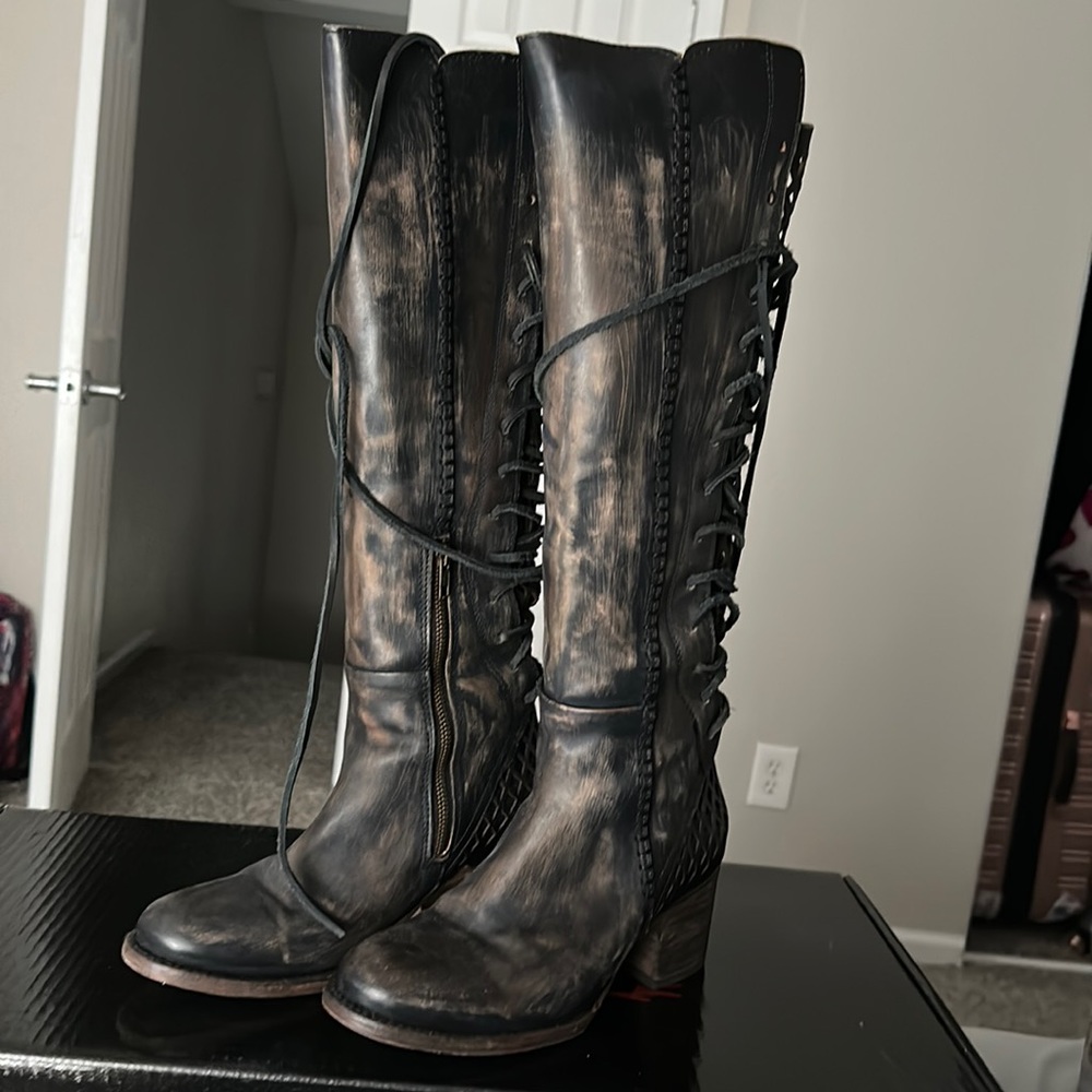 Freebird Carver black distressed